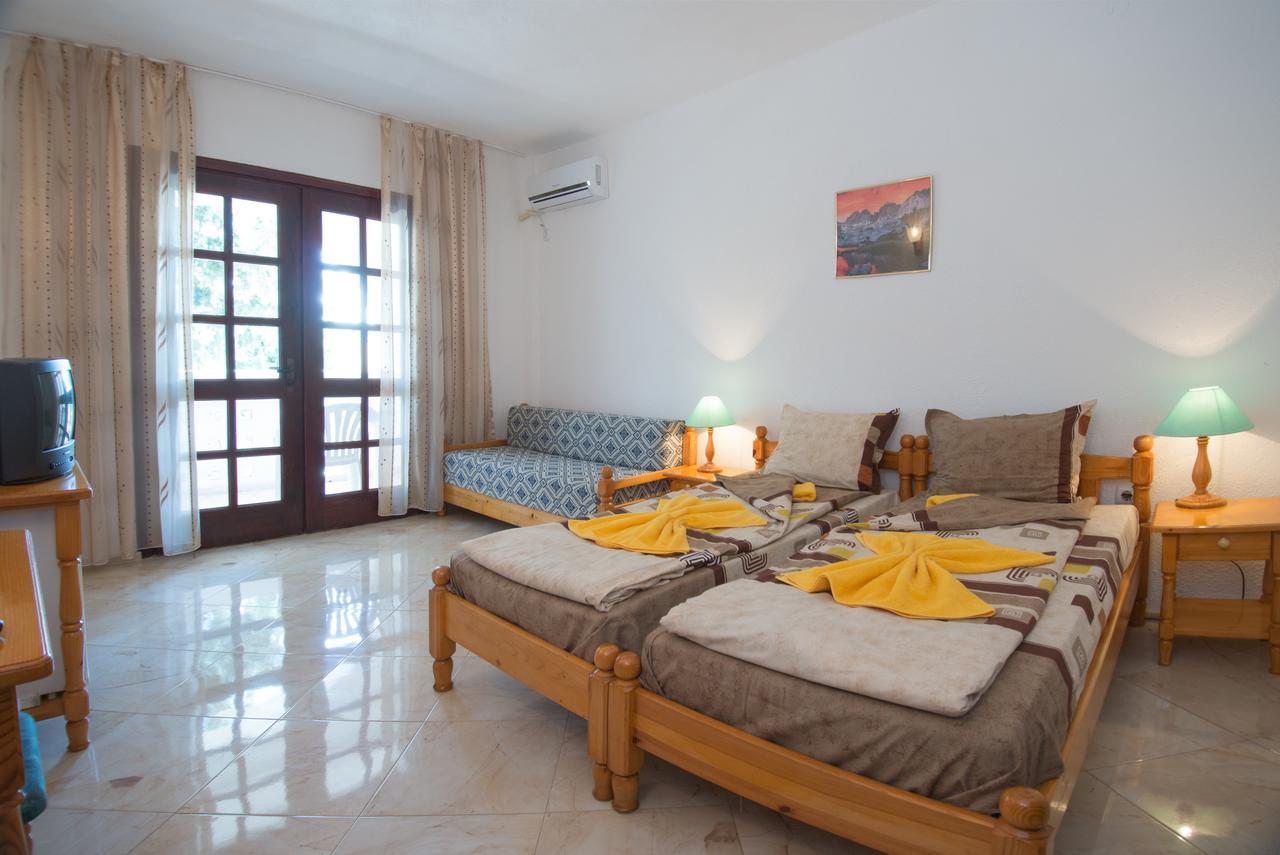 Hotel Stefanov 1 Lozenets Esterno foto